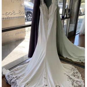 Beautiful Intricate Lace Wedding Dress